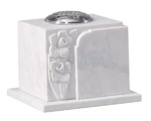 wg279 memorial vase with carved daffodils