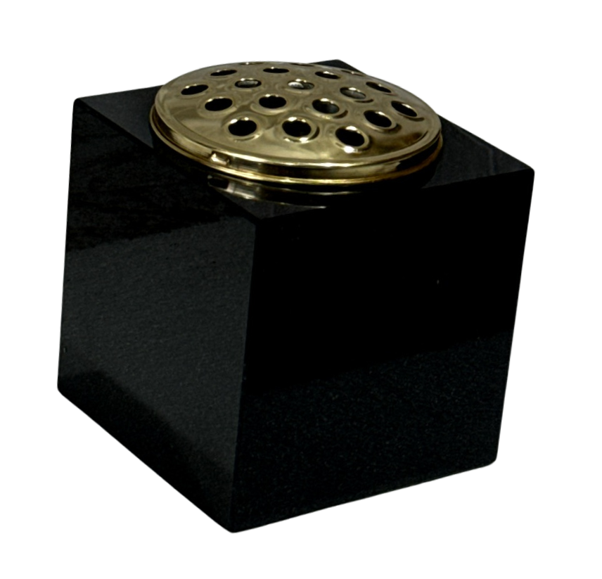 memorial vase – black granite