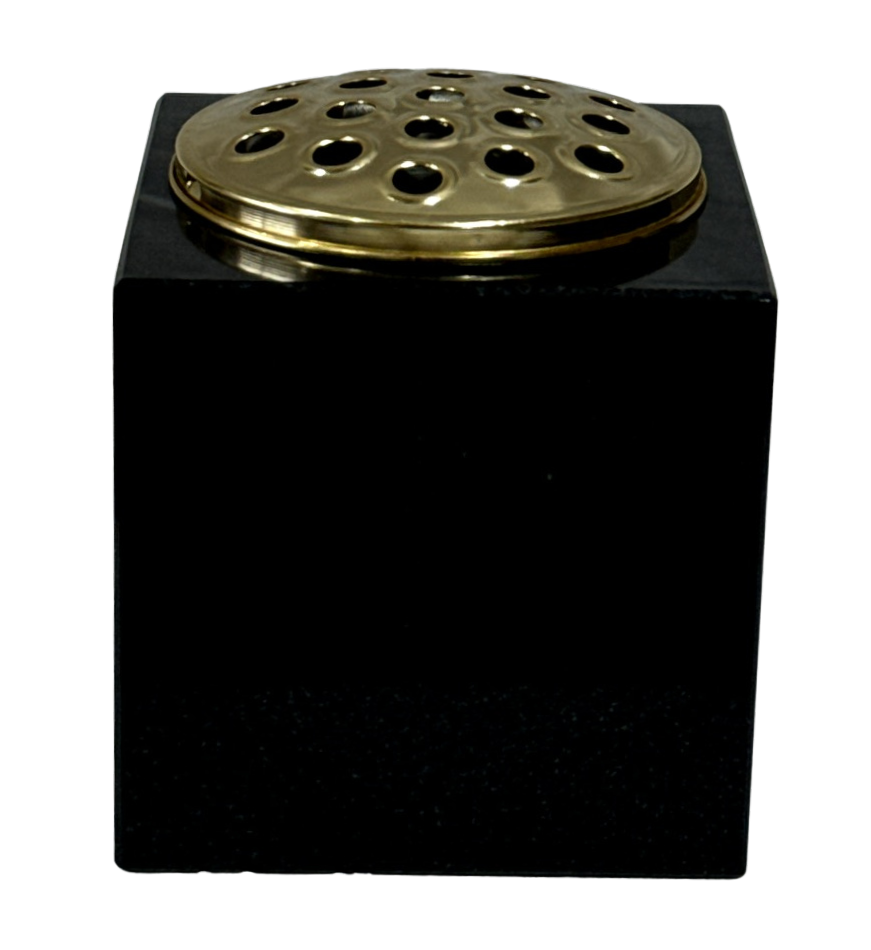 memorial vase – black granite